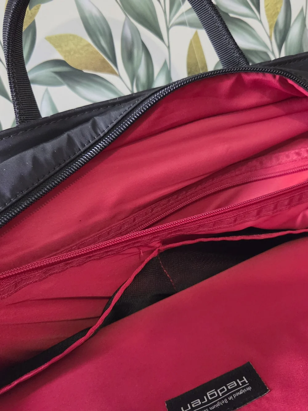 Hedgren Black Diamond Quilted Laptop Work Briefcase Bag Red Lining 16x12.5